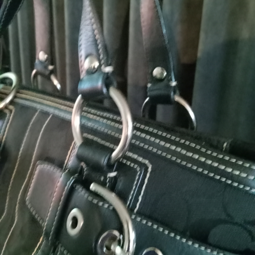 Coach Bag - Picture 3 of 4